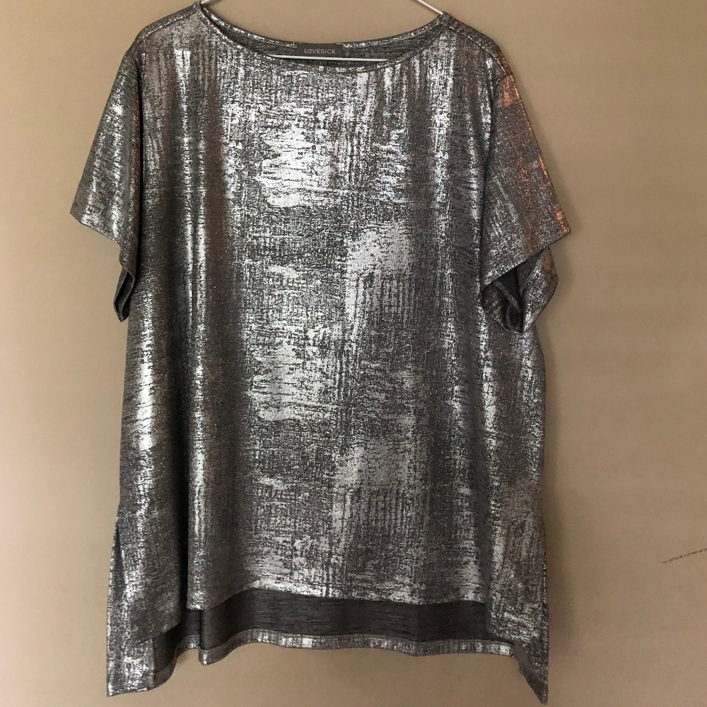 Lovesick shiny silver short sleeve top